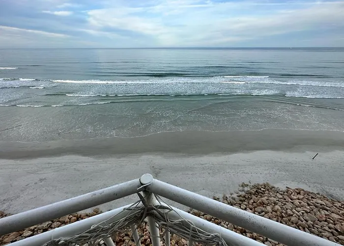 Beach Oasis 704 Lovely Daytona Ocean Front For 5 Sleeps Up To 12